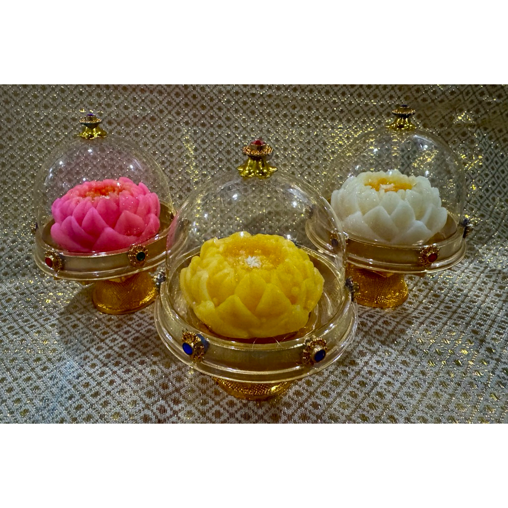 พานดอกบัว ขนาดกว้าง 7 เซนติเมตร  ถือเป็นของมงคล ใช้ถวายได้ทั้ง “พระพุทธ” และ “เทพ” หลายองค์