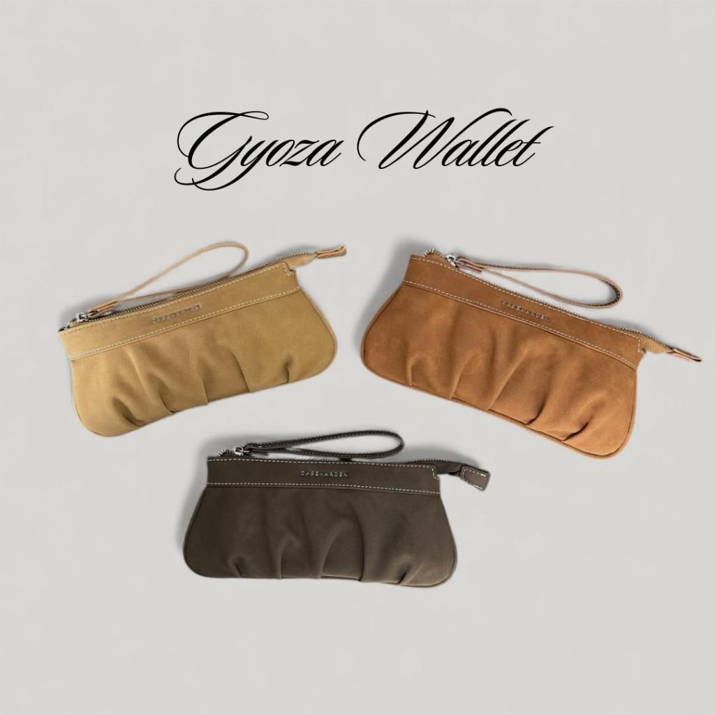 Caseharden Gyoza Wallet กระเป๋าสตางค์ทรงเกี๊ยว หนังกลับ พร้อมสายคล้องข้อมือ
