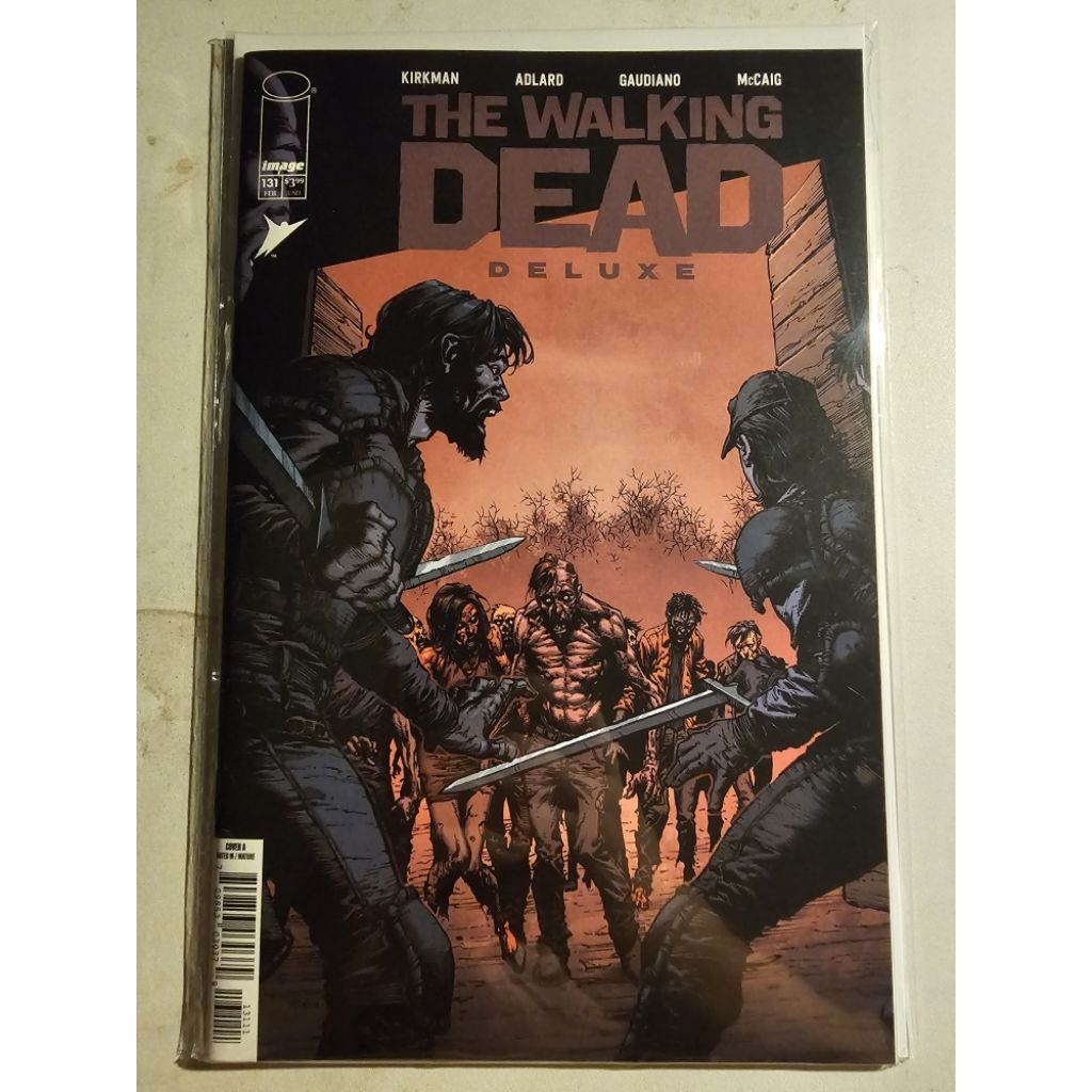 The Walking Dead Deluxe #131 (Cover A)