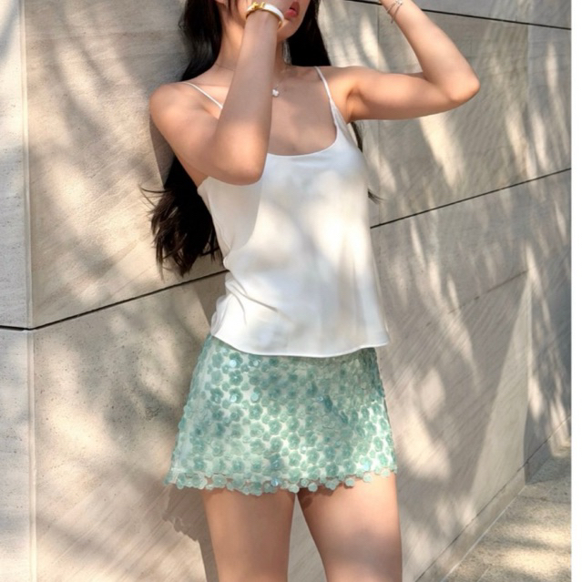 Fabrique.co - Rosy Poppy Skirt กระโปรงปักเลื่อม กระโปรงสั้น กระโปรงลูกคุณ กระโปรงผู้หญิง ชุดออกงาน ชุดไปเที่ยว
