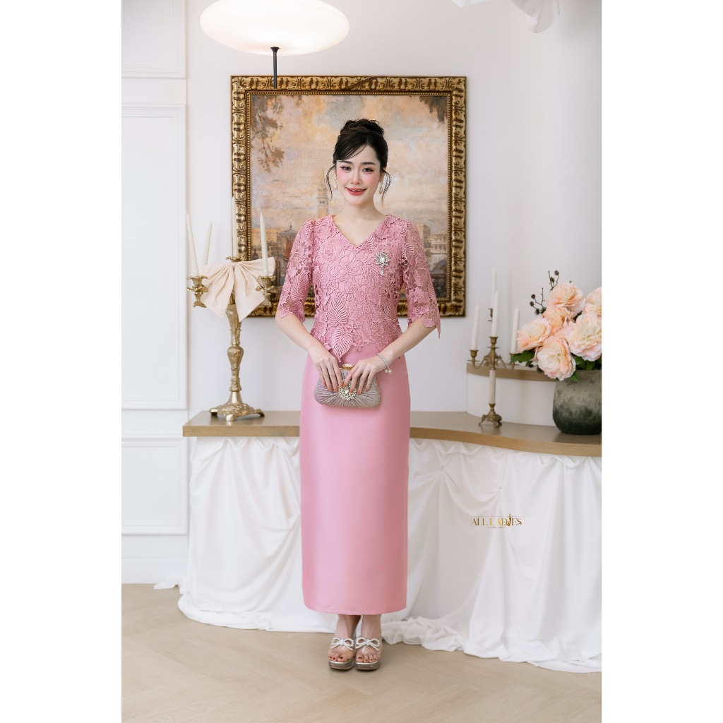 All Ladies เดรสยาวผ้าไหมลูกไม้ Hiend
