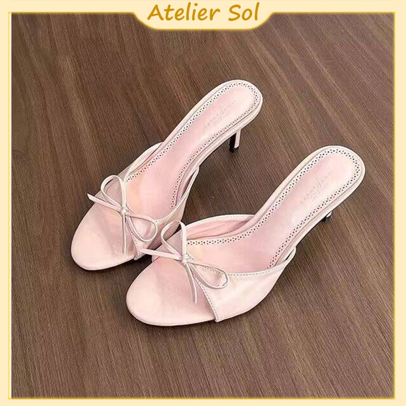 🔥พร้อมกล่อง🔥Atelier Sol รองเท้าสําหรับผู้หญิงแฟชั่นเปิดนิ้วเท้าโบว์ Stiletto รองเท้าส้นสูง 6ซม