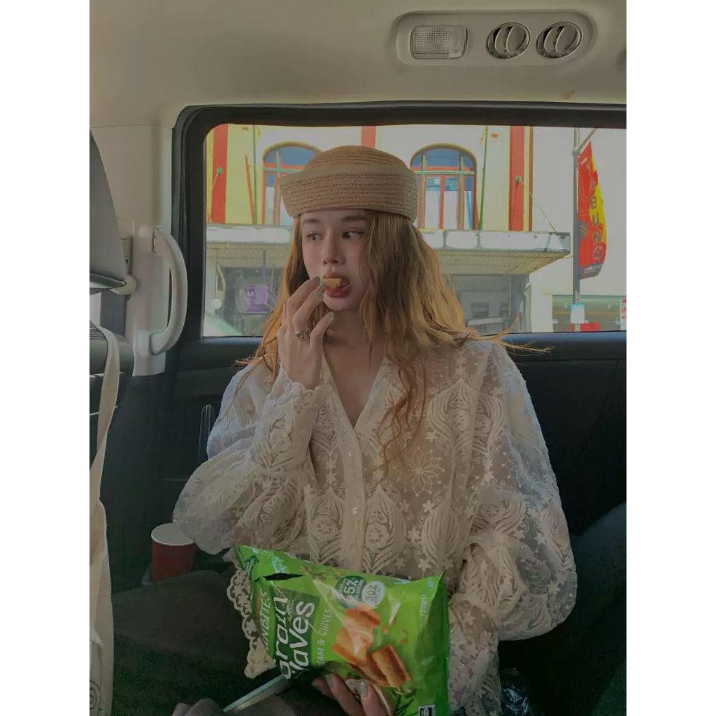 Mogwany พร้อมส่ง / Camilla Top เสื้อแขนยาว ติดกระดุม ลูกไม้ สวยมาก เก็บโค้ดหน้ากิจกรรม