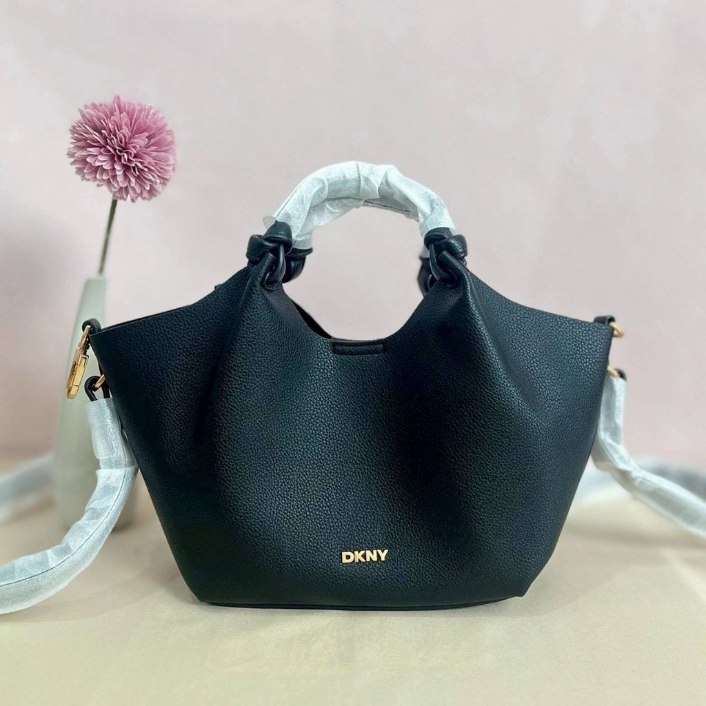 กระเป๋าสะพายข้าง DKNY PAULA Small tote Crossbody R53BAM60