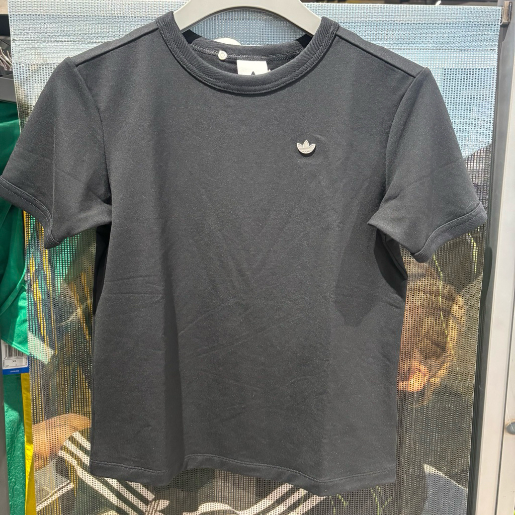 เสื้อยืด PREMIUM ESSENTIALS