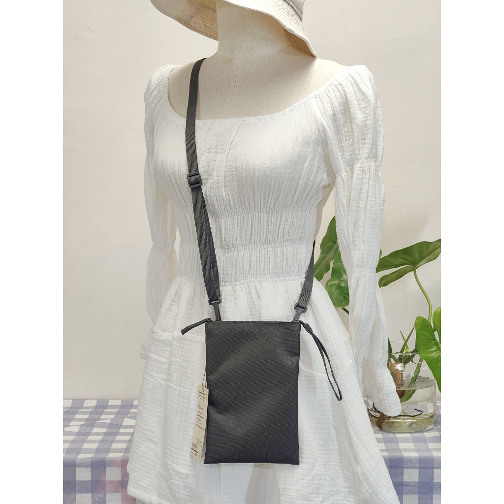 🖤 MUJI Mini Sacoche กระเป๋าสะพายข้างใบเล็ก สีชาร์โคลเกรย์ ป้ายห้อยใหม่ กันละอองน้ำ สไตล์มินิมอล ✨