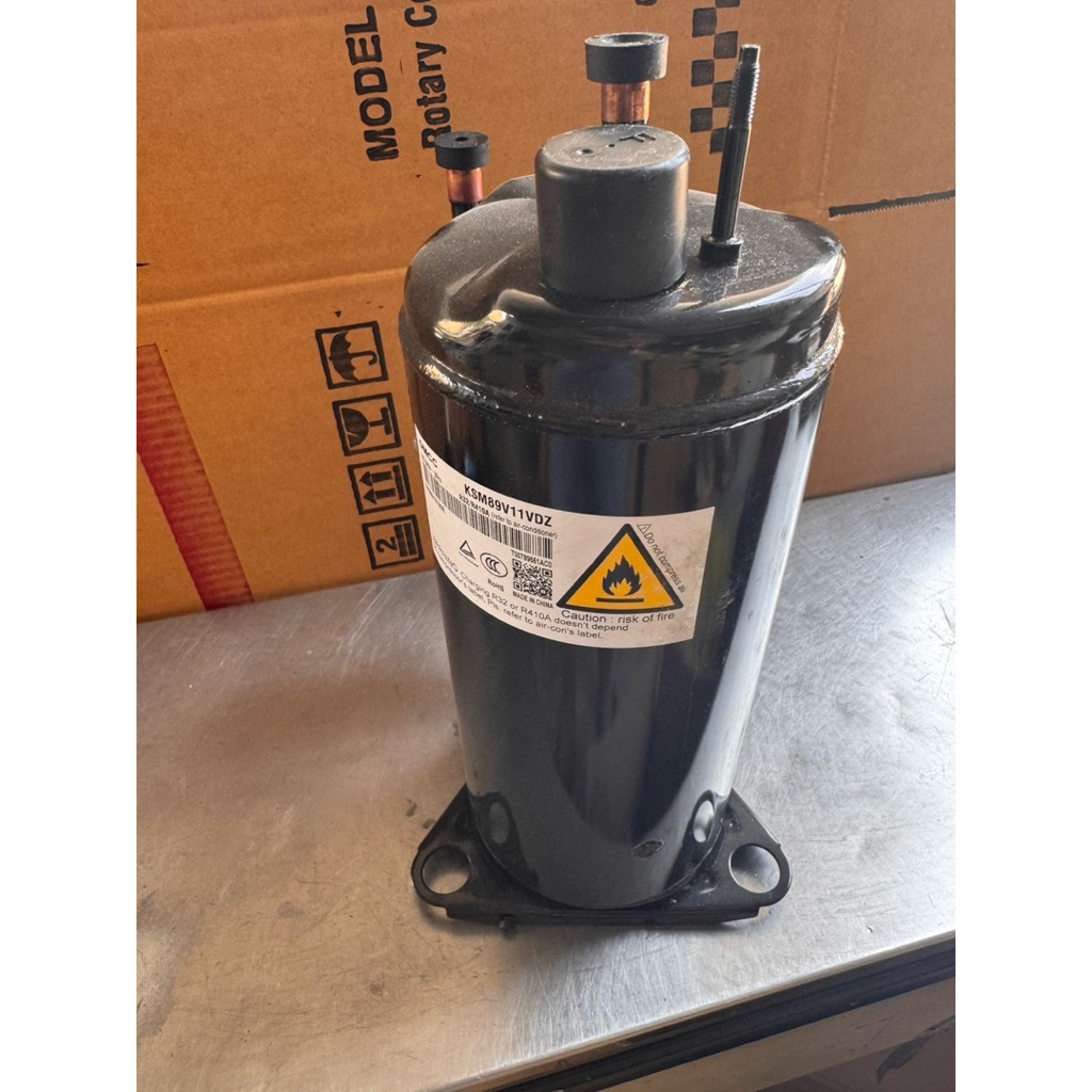 คอมเพรสเซอร์แอร์ คอมใหม่ ขนาด9000btu น้ำยา R32