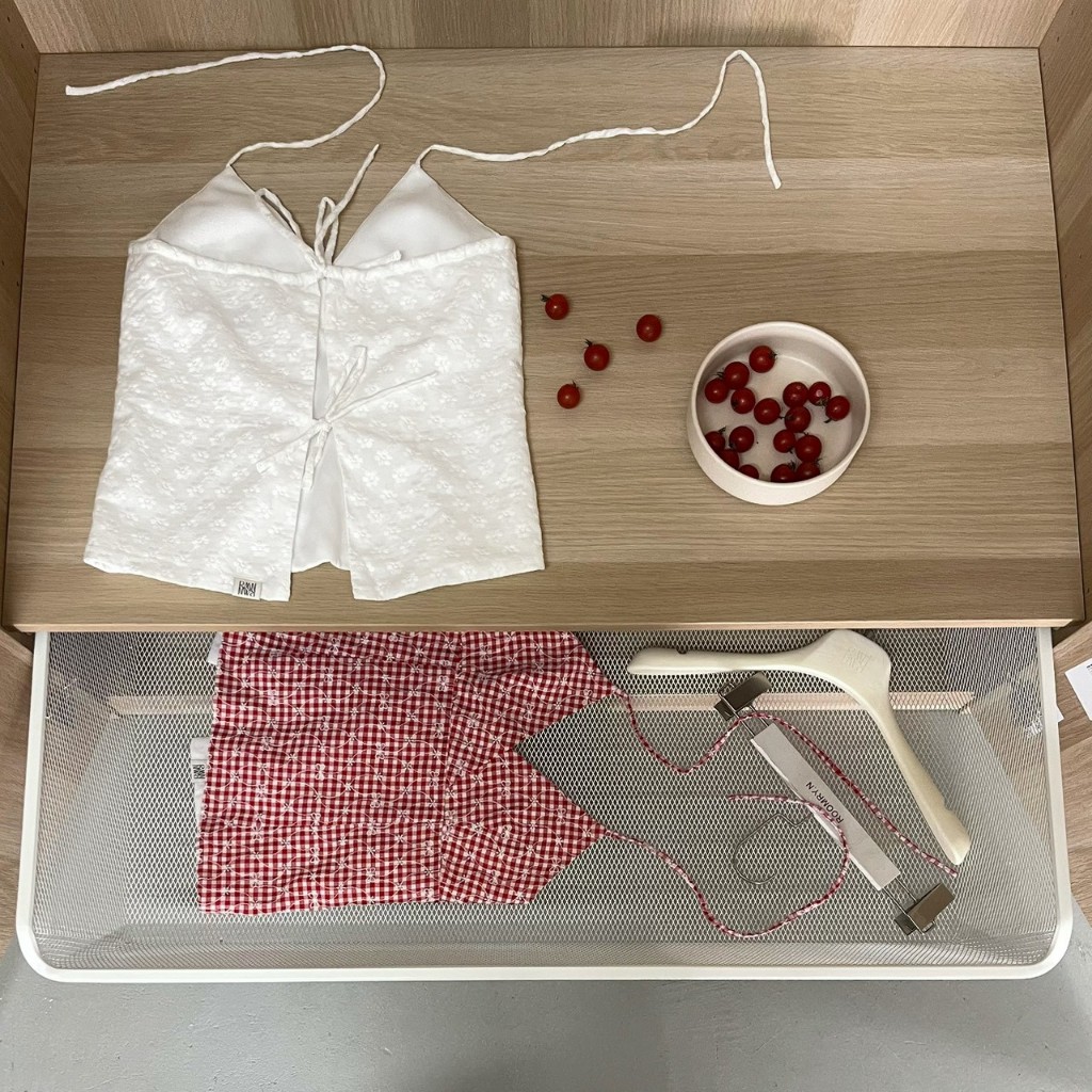 Roomry.n - Tiny Lace Top เสื้อสายเดี่ยว