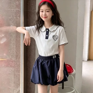 เสื้อโปโลไหมน้ำแข็งลายร่องสไตล์เกาหลีสำหรับเด็กผู้หญิง พร้อมงานปัก — สัมผัสนุ่มสบาย เรียบง่าย และสวมใส่ได้หลากหลายโอกาส