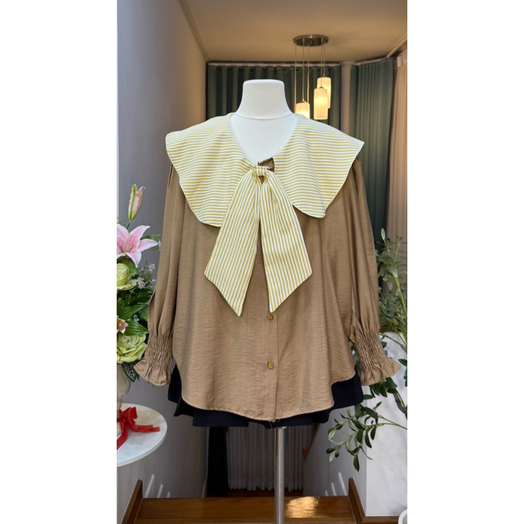 เสื้อแขนยาว คอปกใหญ่ แต่งโบว์หน้า •ปลายแขนสม็อค• รูปที่ 2