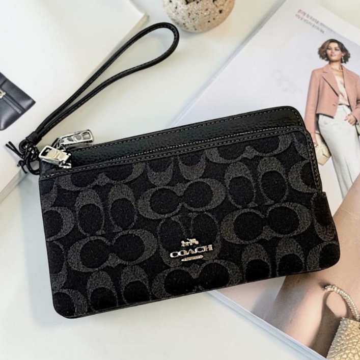 COACH Double Zip Wallet In Signature Canvas C5576 (กระเป๋าคล้องมือ2ซิป SizeL)