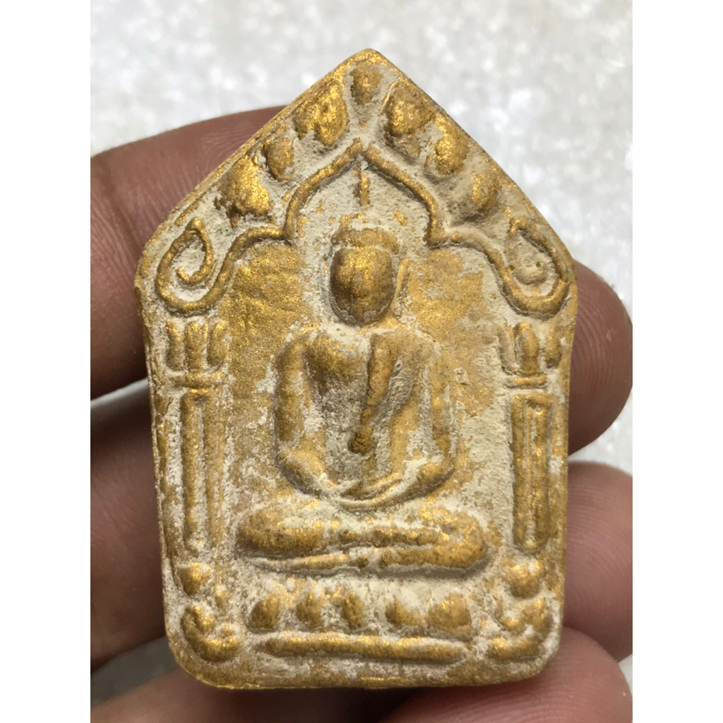 ขุนแผนหลวงปู่ทิมปี18ด้านหลังมีพระกริ่ง