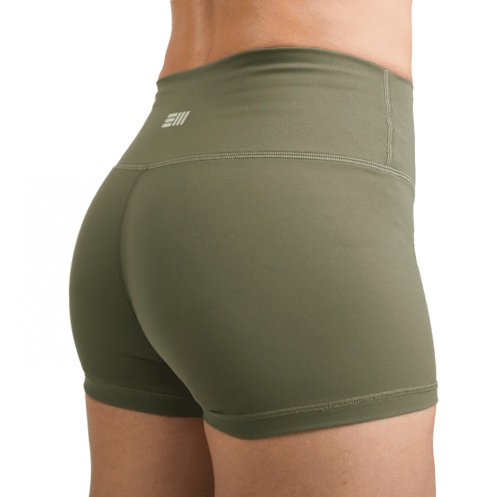 SEAMLESS BUTT HUGGERS WITH POCKET - DARK MOSS 2.5 นิ้ว กางเกงออกกำลังกายขาสั้นผู้หญิง