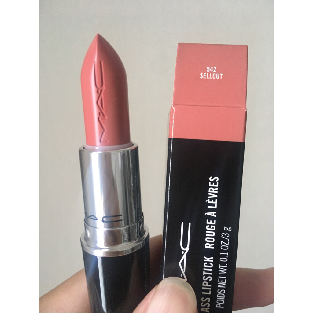 ขนาดปกติ 3 g ป้ายไทย ลิป Shine สี Sellout Mac Lipstick Lustreglass สี Sellout  รุ่นนี้เน้นปากดูอวบอิ่ม เติมความชุ่มชื่น