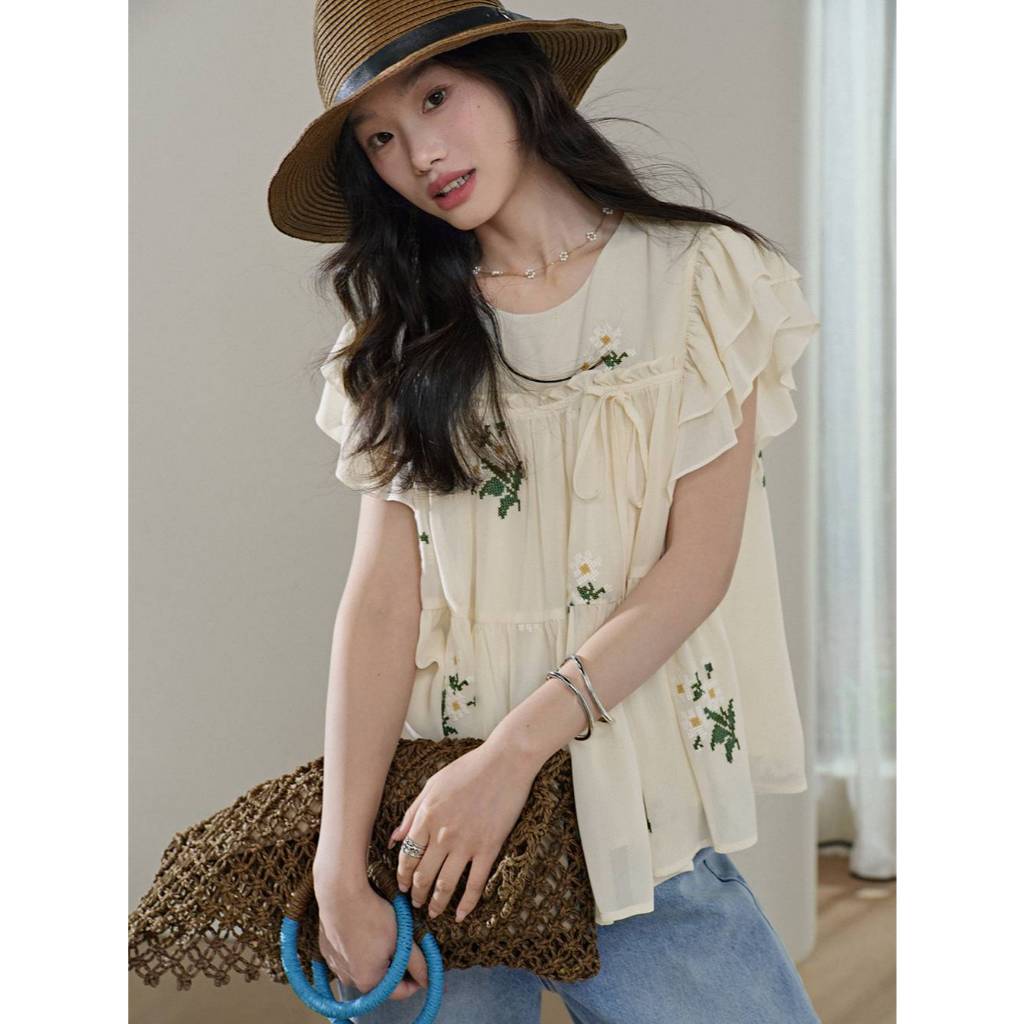 [Preorder] KUOSE : Flutter Sleeve Floral Blouse