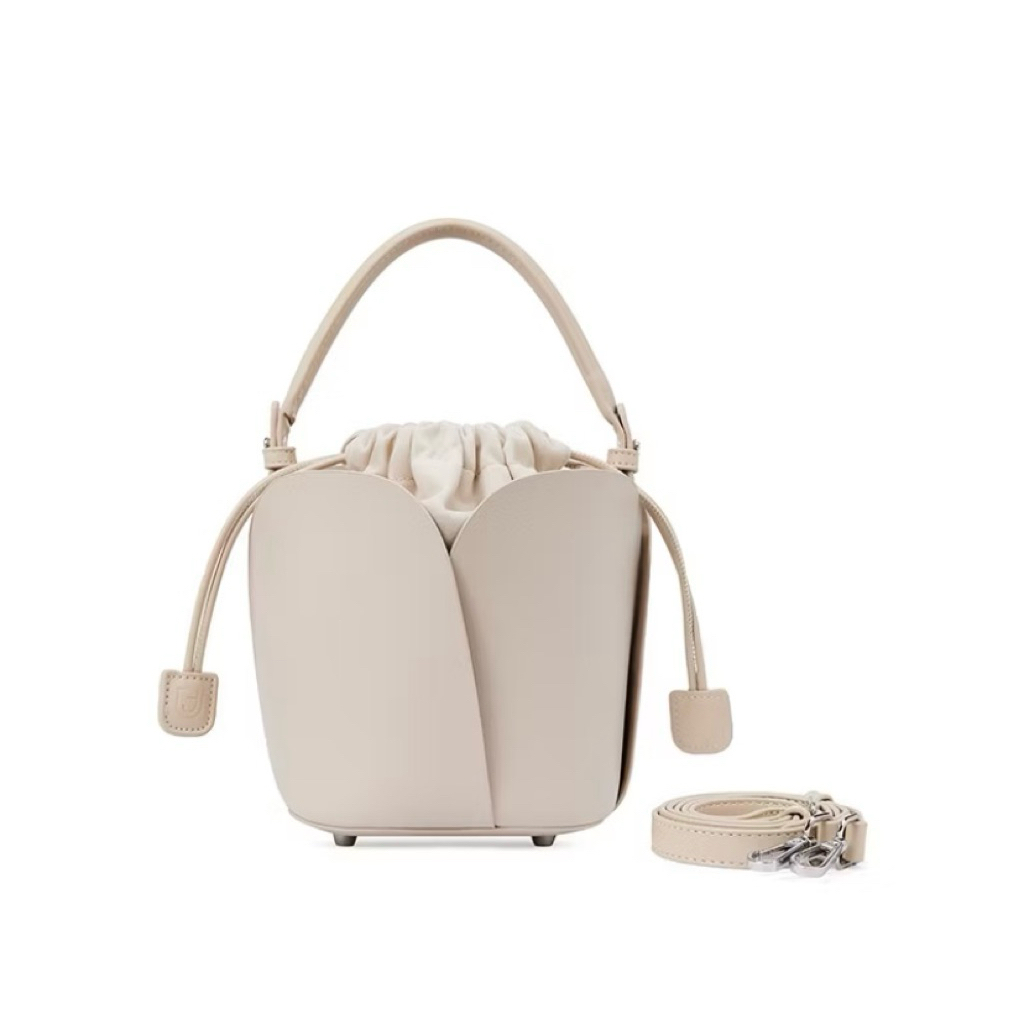 กระเป๋าสะพายข้าง Age Free สีครีม Tulip Bag Crossbody
