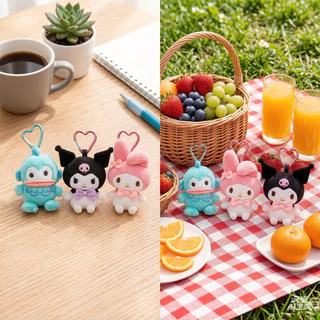 （จัดส่งที่รวดเร็ว）Sanrio ซานริโอ้ พวงกุญแจ พวงกุญแจตุ๊กดา จี้ตุ๊กตาปุ่มรักขนาดเล็ก
