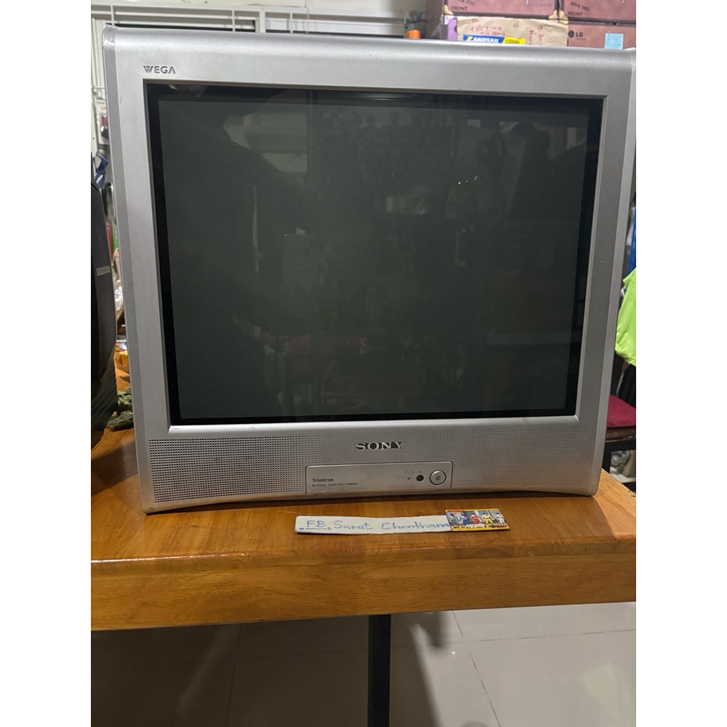 Sony WEGA CRT Color TV Flatron 21 inches