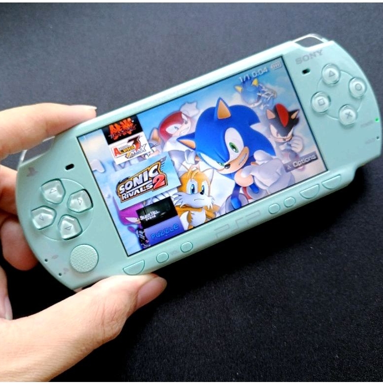 (ขายแล้ว) PSP 2000 มือสอง แปลงแล้ว ไม่ต้องใช้แผ่น พร้อมเล่น ลงเกมให้ฟรี