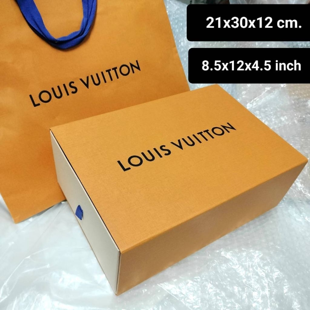 กล่องรองเท้าพร้อมถุง  Louis Vuitton มือสองตามสภาพ (กล่องลิ้นชัก) ขนาด21x30x12cm เทียบนิ้วได้8.5x12x4