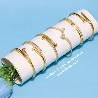 [เกรดขึ้นห้าง]กำไลข้อมือผู้หญิง กำไลตะปู ประดับเพทาย เรียบหรู ไม่ลอกไม่ดำ พร้อมกล่องเก็บเครื่องประดับ มีเก