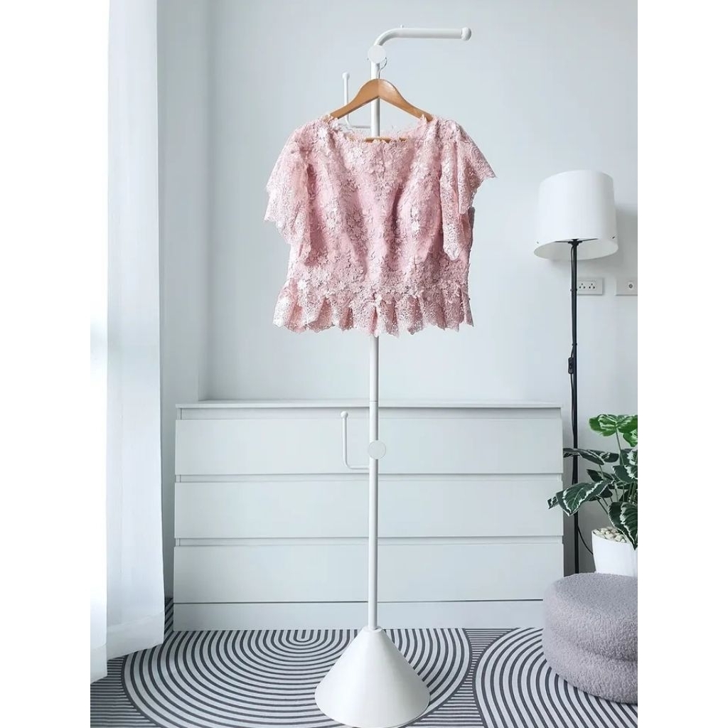 เสื้อ Carisa siam lace top (รบกวนอ่านรายละเอียดสินค้าและตัดสินใจก่อนสั่งซื้อ สั่งแล้วห้ามยกเลิกและพร