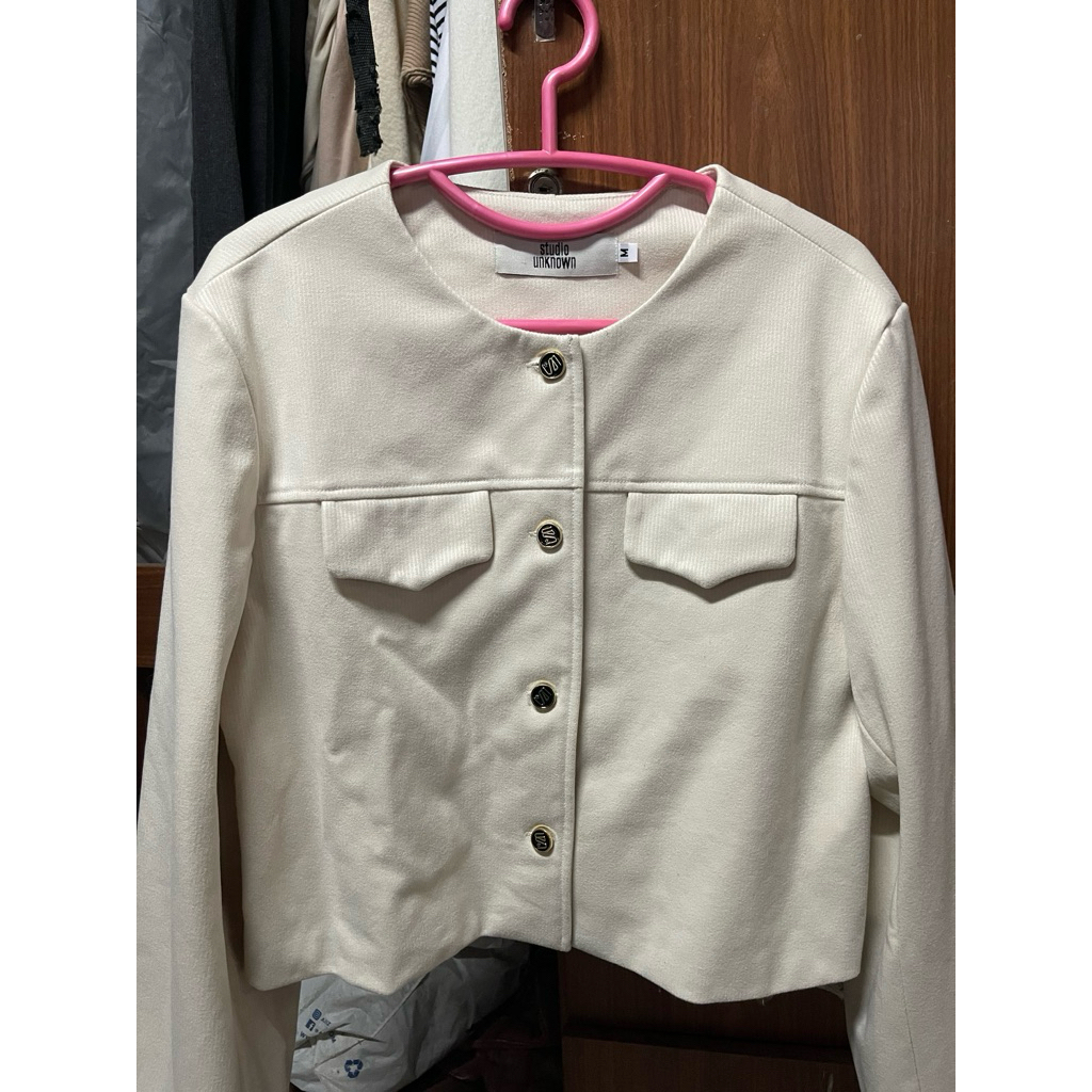 STUDIO UNKNOWN  Kate Cardigan สีครีม