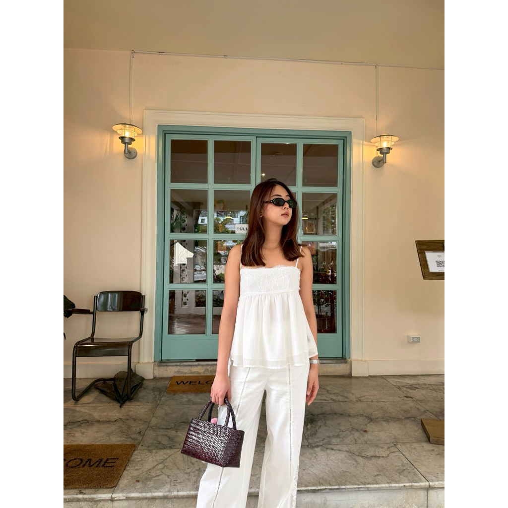 Bloom Lace Top 🖤🤍 เสื้อสายเดี่ยวลูกไม้