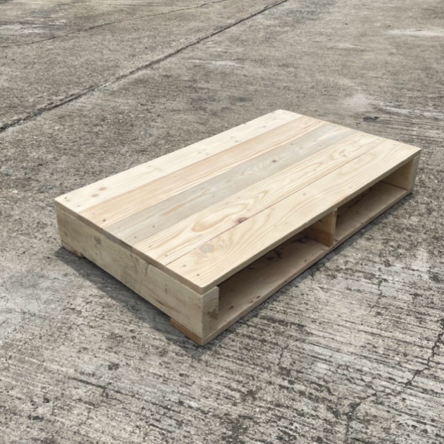 พาเลทไม้สนนอก ขนาด 45x76x12 เซนติเมตร
