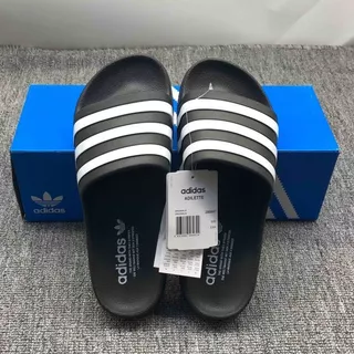 น้ำหนักเบาและสะดวกสบาย Adida_s ลายเหงื่อรองเท้าแตะ