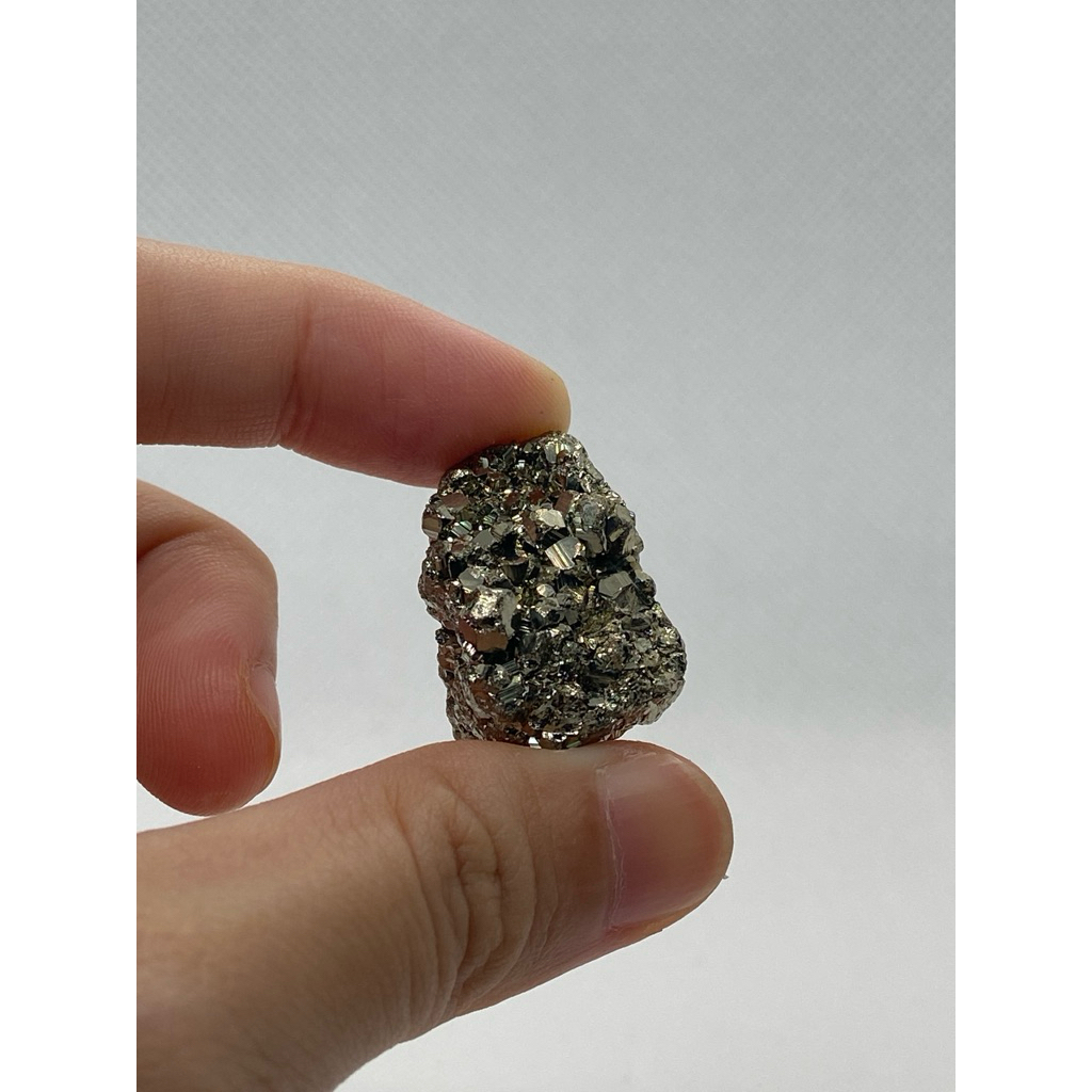 Pyrite Natural Stone ไพไรต์ หินไพไรต์ หรือ เพชรหน้าทั่ง