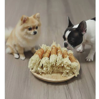 OKASHI SNACK DOG AND CAT ขนมสุนัข และขนมแมว (ไก่พันปลาเส้นเล็ก 15 ชิ้น)