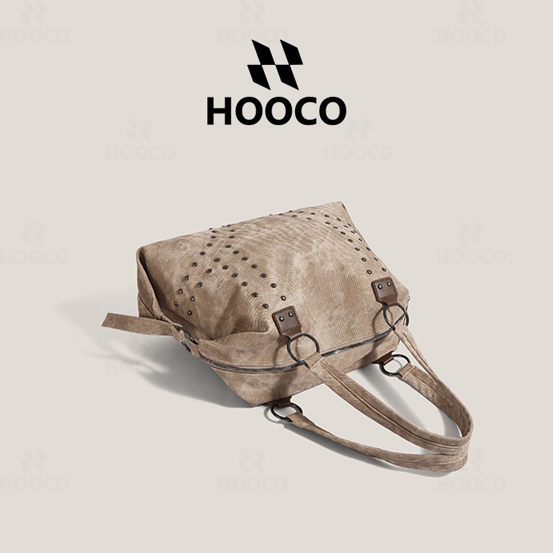 HOOCO حقيبة توت نسائية كبيرة بتصميم مسامير — صورة 4