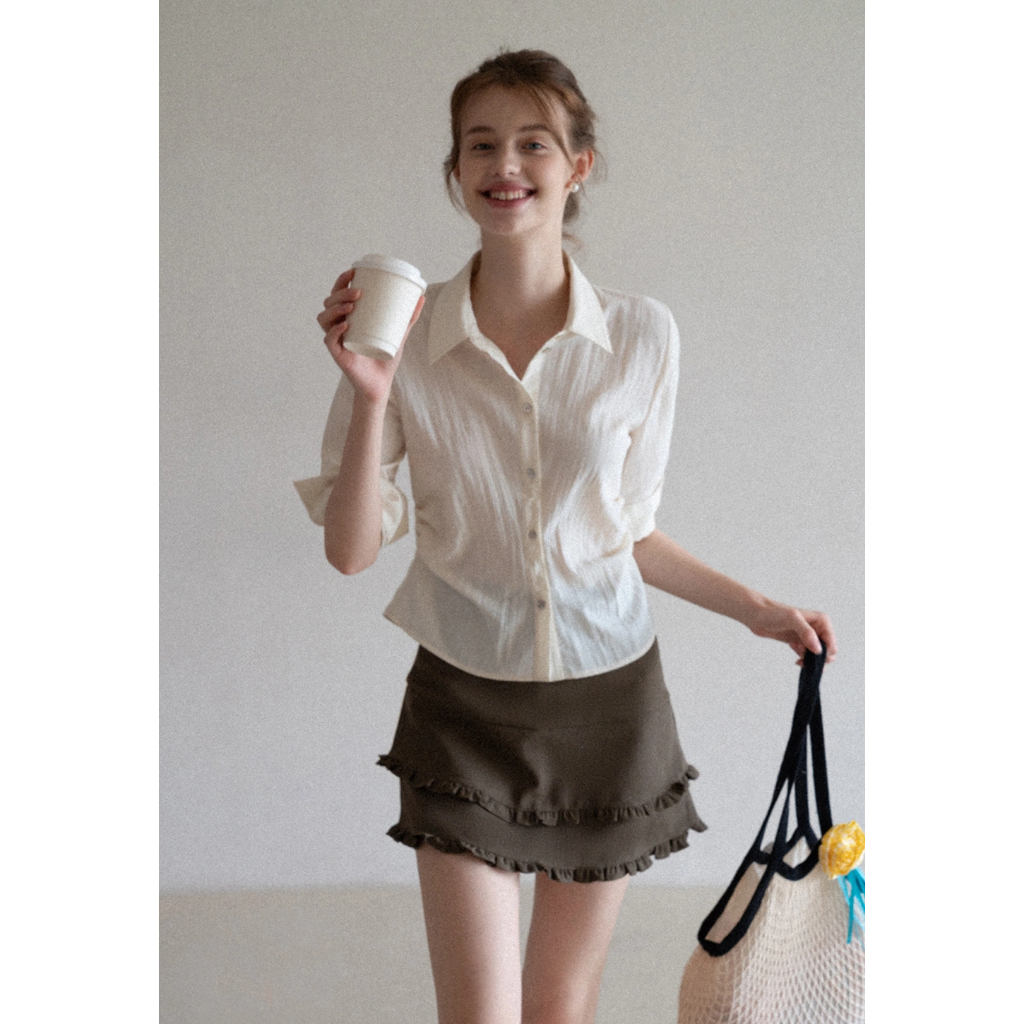 [พรีออเดอร์] [รบกวนลูกค้าอ่านรายละเอียดก่อนสั่งซื้อนะคะ] EGGKA : Women's Lightweight Button Down Shirt with 3/4 Sleeves