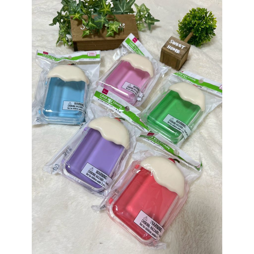 เคสพวงกุญแจลายครีมโซดา (Soda Float Keychain) จากร้านไดโซะ พร้อมส่ง