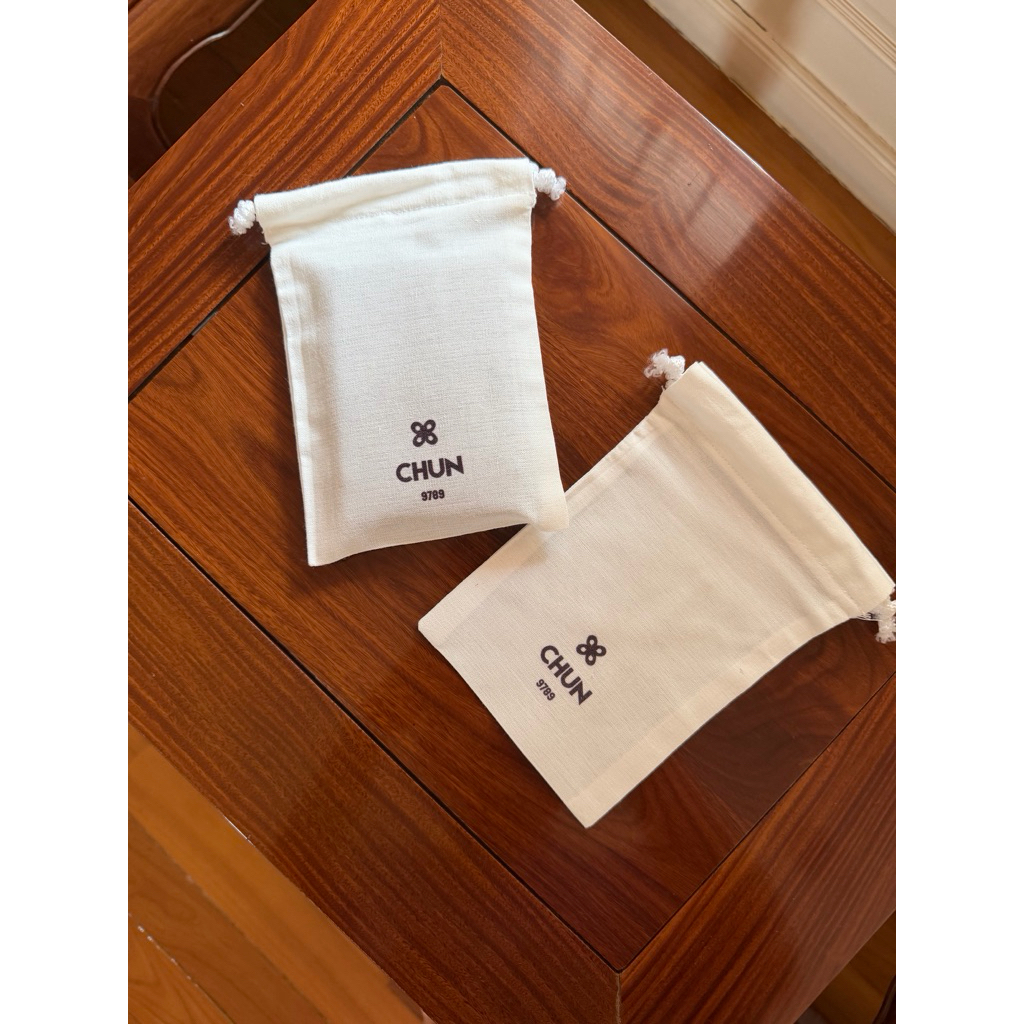 ถุงผ้า chun_clubs ขนาด5*7นิ้ว ไว้ใส่cardholders หรือเครื่องประดับก็ได้♥️