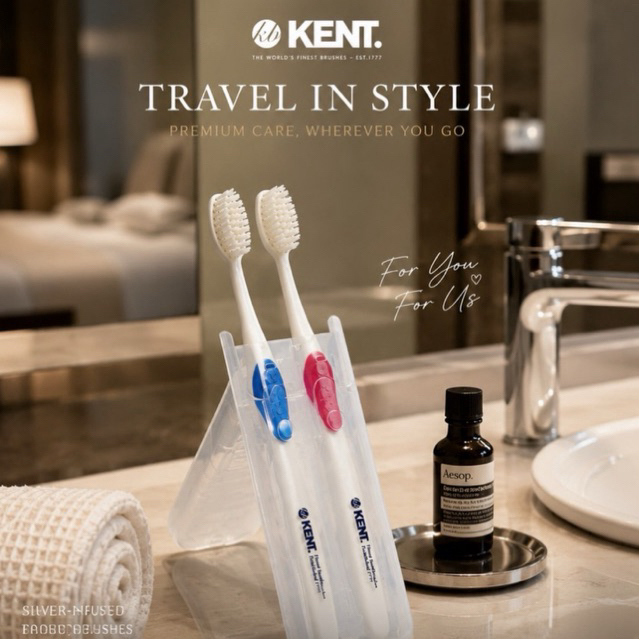 แปรงสีฟันแพคคู่ Two Silver-infused Medium Toothbrushes in Travel Case