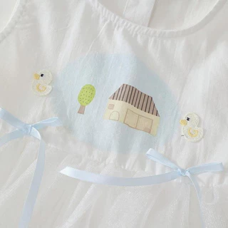 Hania kids พร้อมส่ง ชุดเดรสสีขาวเด็กผู้หญิง เนื้อผ้านุ่ม ใส่สบาย ฟูฟ่องกำลังดี เหมาะทุกโอกาส K5125681