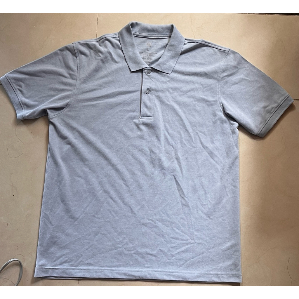 เสื้อคอปกมือสอง ยี่ห้อ GQ อก 42 นิ้ว ยาว 27 นิ้ว