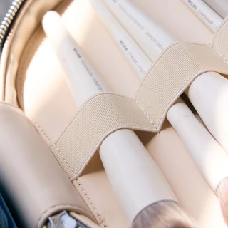 GOODGIRLLSTUFF| Goodgirll Oyster Vanity Case (กระเป๋าใส่เครื่องสำอาง)