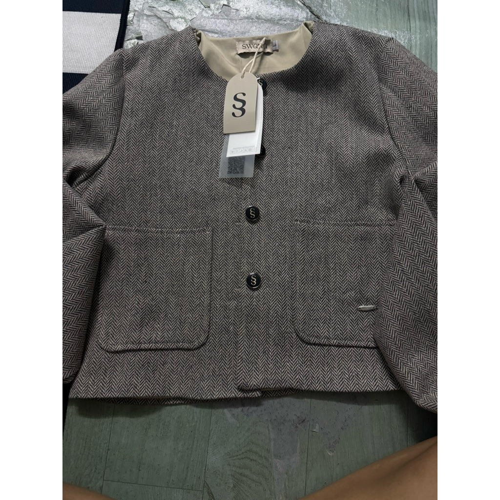 Swana.ss - Faye blazer crop top เสื้อครอปเบเซอร์ ผ้าทวิตทอกระสอบ สภาพดีมากไม่เคยใส่ป้ายห้อย💖💖