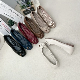สินค้าขายดี/พร้อมส่ง]รองเท้าคัทชู ส้นเตี้ยแต่งอะไหล่ รองเท้าkaimooksissy ks25401
