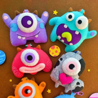 ผ้าสักหลาด40สี แบบแข็ง 1มิล สีสวย เนื้อดี ขนาด10/15/30CM เหมาะสำหรับงาน DIY ทุกประเภท