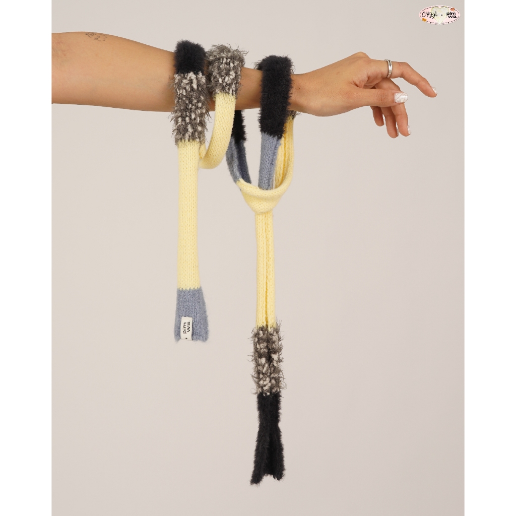 CUPPA - SPAGHETTI Mini Scarf (2 สี) Cuppa x Pimwa ผ้าพันคอไหมพรม ผสมเส้นด้ายพิเศษหลายเทกซ์เจอร์ สลับ