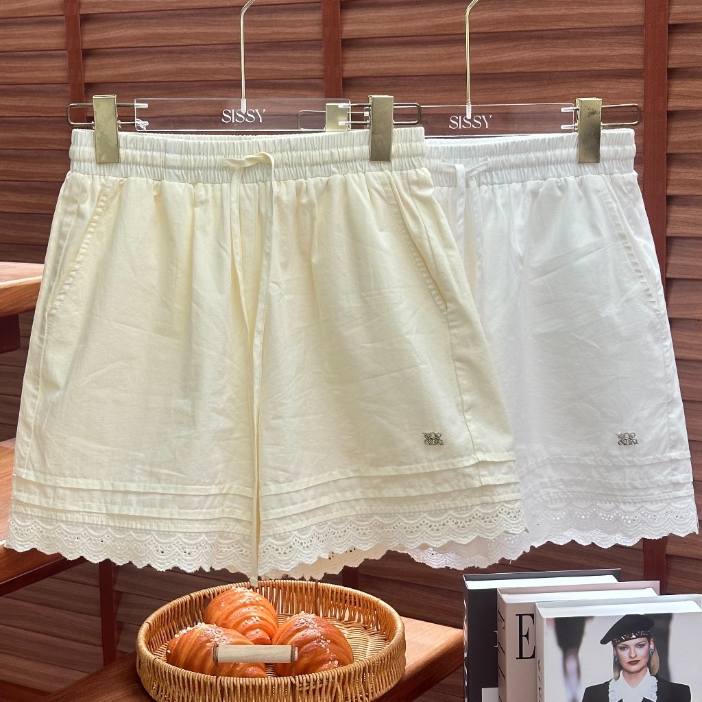 Sissy Store (T8698) : กางเกงขาสั้นแต่งลูกไม้ปลายขา ผ้าคอตตอนลินิน  เนื้อผ้าเบา ใส่สบาย