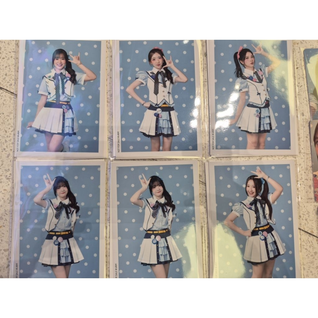 🎀แอคพิเศษ'Ponytail to Shushu' Badge รูปสุ่มจากเชตเข็มกลัด
