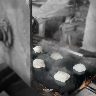 ข้าวตังชาววัง หรือ ข้าวตังเสวย การันตีความอร่อย สูตรดั้งเดิมต้นตำรับโบราณแท้ หอมผักชีและกุ้ง กระปุกใหญ่ 7 แพ็ค 28 แผ่น