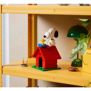 LEGO® Ideas Peanuts: Snoopy’s Doghouse 21368