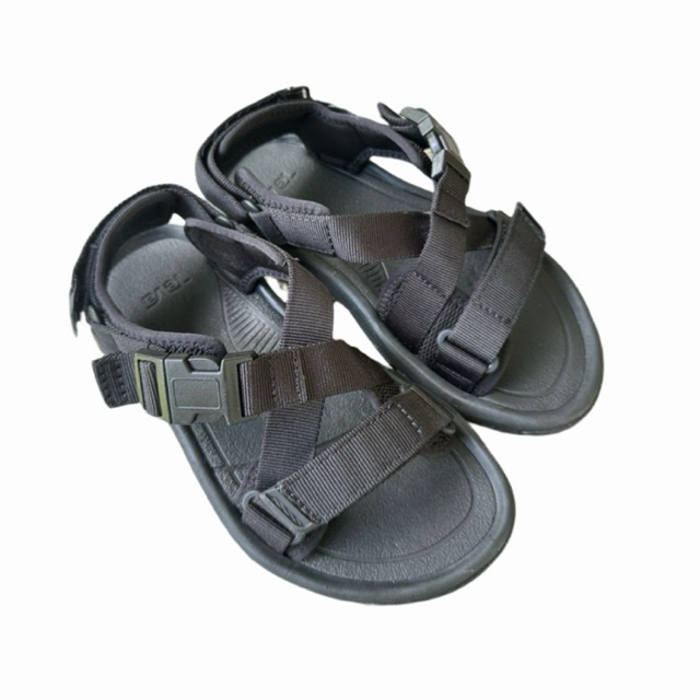 ✅พร้อมส่ง✅ รองเท้ามือสอง  Teva Hurricane Verge sandals สีดำ 22cm
