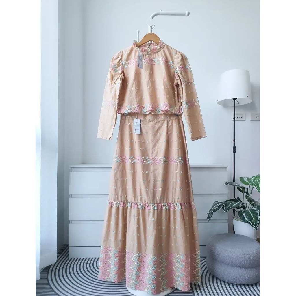 ชุดเซ็ต Rita. apparel set (รบกวนอ่านรายละเอียดสินค้าและตัดสินใจก่อนสั่งซื้อ สั่งแล้วห้ามยกเลิกและพร้